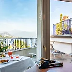 Royal Hotel